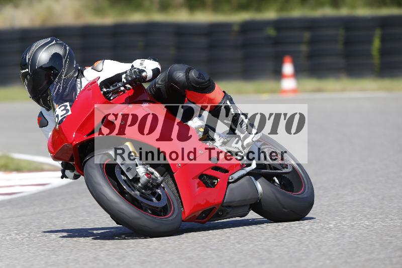 /Archiv-2025/48 25.08.2025 Cornu Master School ADR/rot-rouge/63